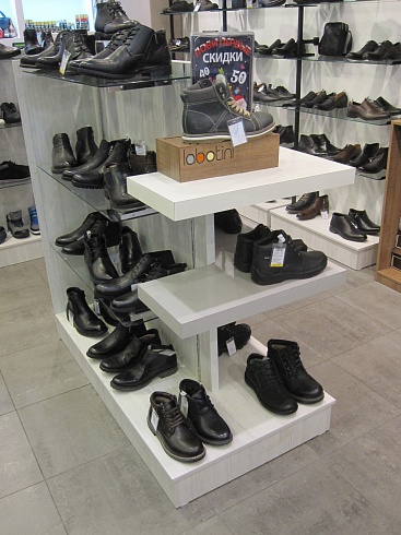 Обувной магазин для ТМ Labotini в ТЦ Город м. Авиамоторная